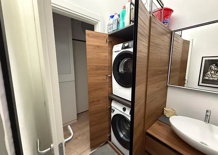 Como's Hill Apartment